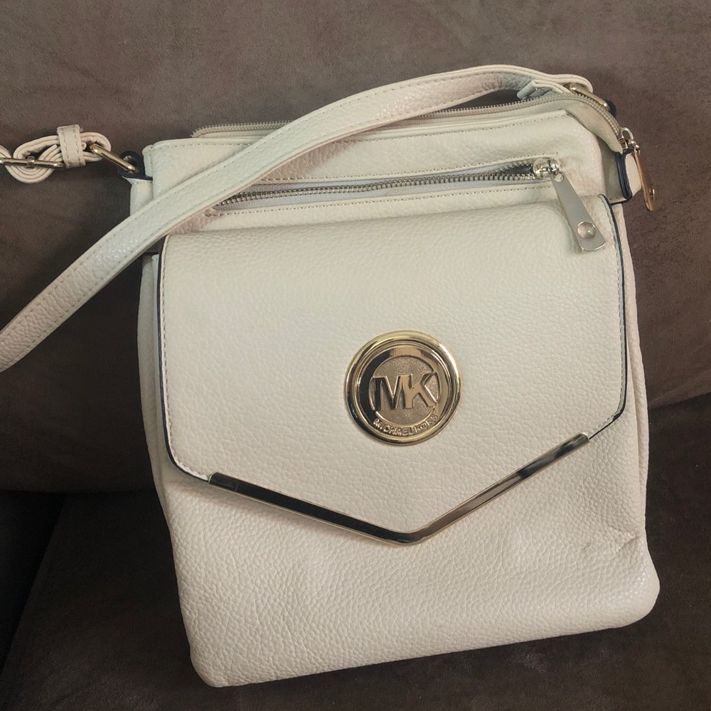 Michael Kors small messenger bag